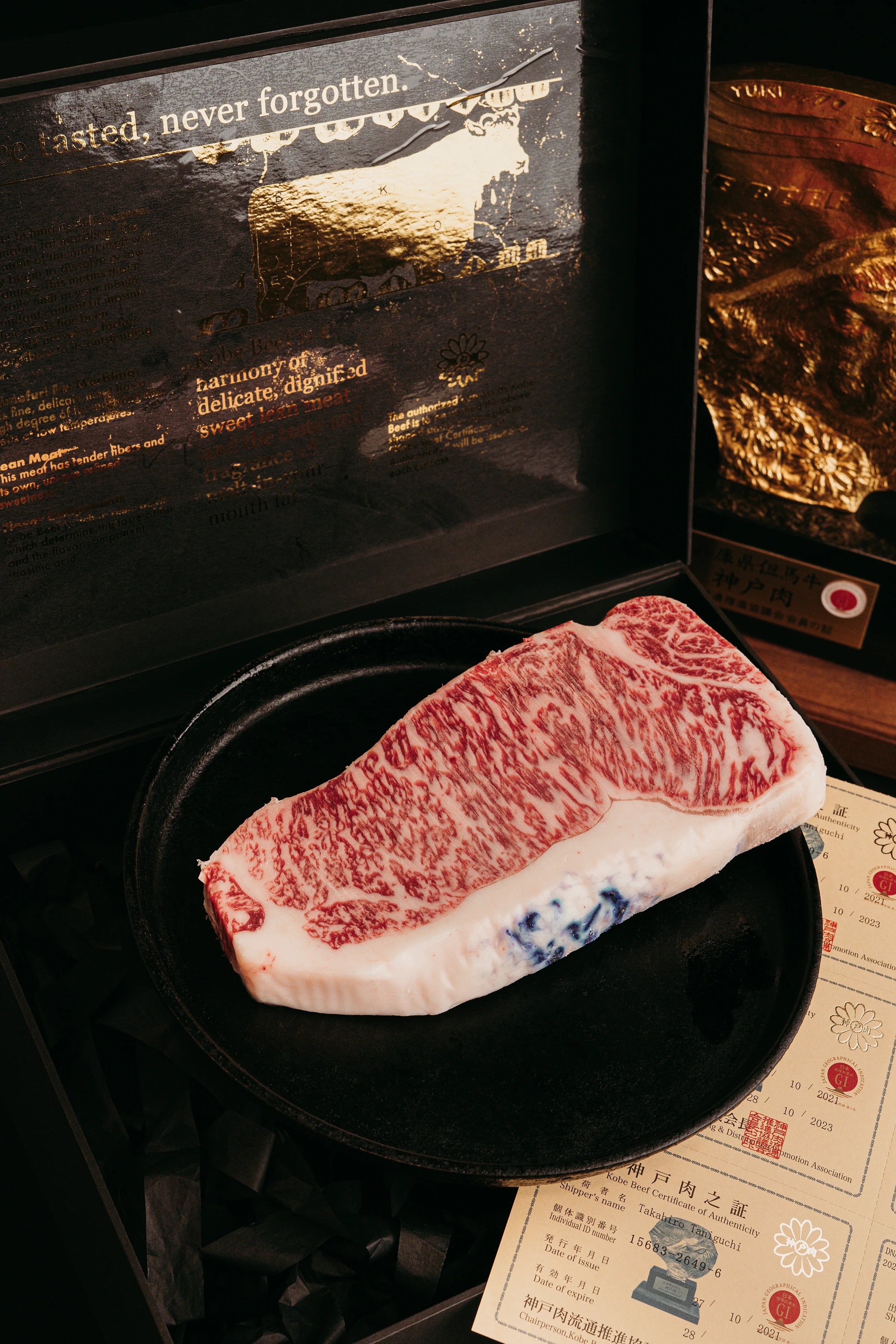 KOBE BEEF STRIPLOIN 200-240g